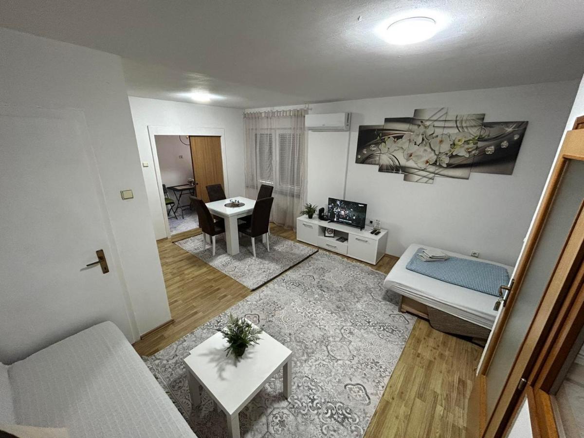 Apartman Reyan 야이체 외부 사진
