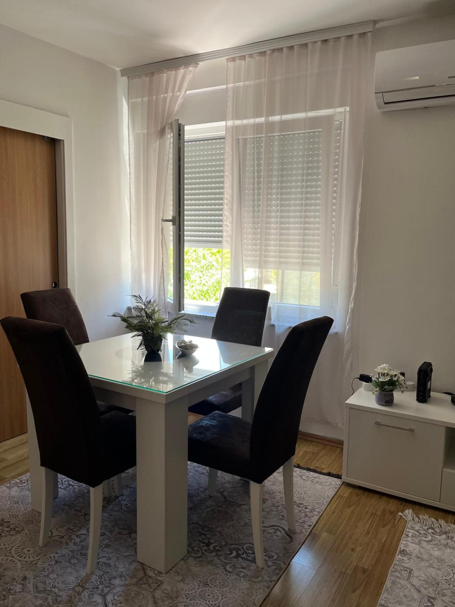 Apartman Reyan 야이체 외부 사진